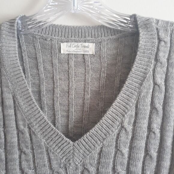 Full Circle & Trend V Neck Sweater Vest Girls Large Sleevess Pullover - Picture 3 of 8